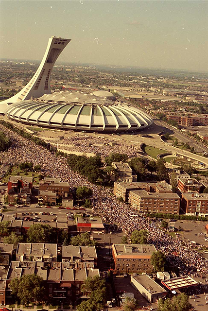 Featured image for “Une foule monstre en 1990”