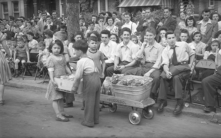 Featured image for “Les enfants au défilé”